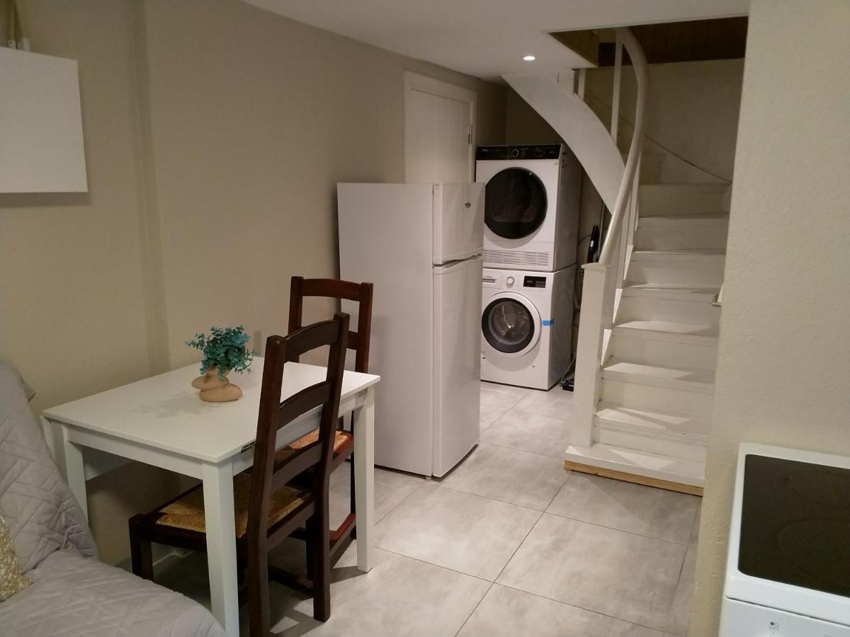 Renovated Semi- Basement 2 Bedrooms Furnished Apartment - Close To Everything In Moss Bagian luar foto